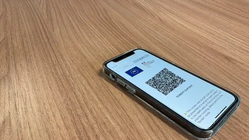 Bordeaux : arrêtée après avoir distribué 21 faux pass sanitaires